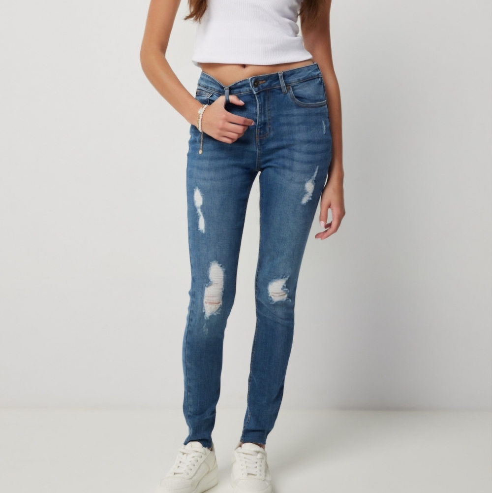 Ardene NWT - Skinny Jeans - Mid Rise - Size 5